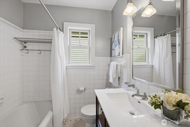 1828 NE Ravenna Boulevard, Seattle, WA 98105