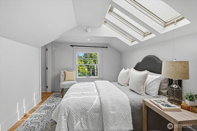1828 NE Ravenna Boulevard, Seattle, WA 98105