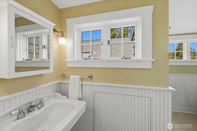 1828 NE Ravenna Boulevard, Seattle, WA 98105