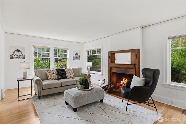 1828 NE Ravenna Boulevard, Seattle, WA 98105