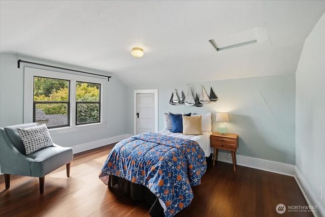 1828 NE Ravenna Boulevard, Seattle, WA 98105