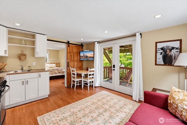 1828 NE Ravenna Boulevard, Seattle, WA 98105