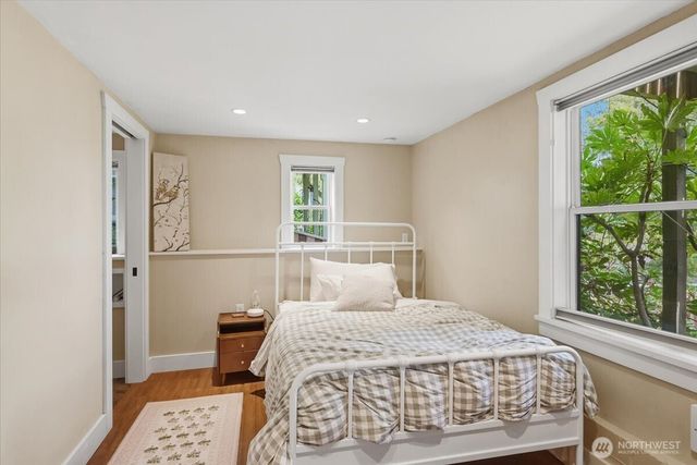1828 NE Ravenna Boulevard, Seattle, WA 98105