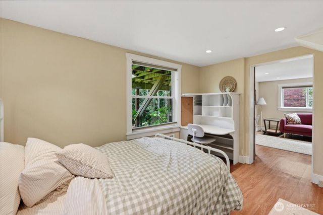 1828 NE Ravenna Boulevard, Seattle, WA 98105