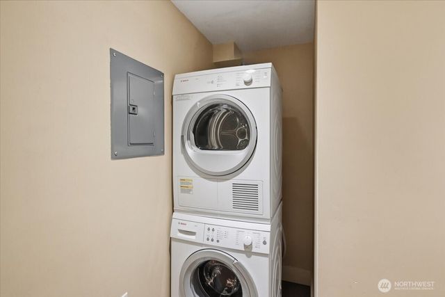 1828 NE Ravenna Boulevard, Seattle, WA 98105