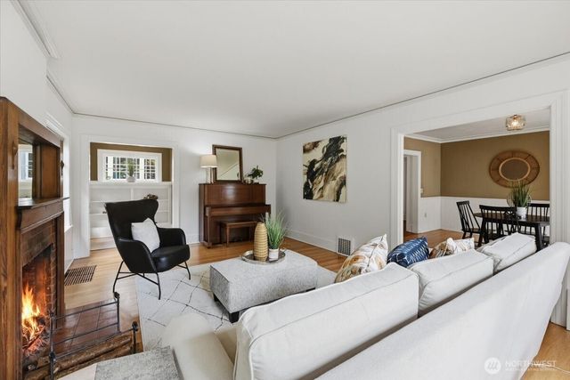 1828 NE Ravenna Boulevard, Seattle, WA 98105