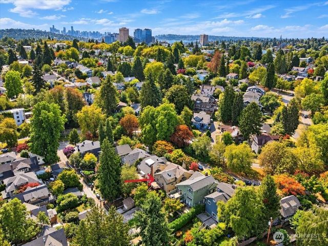1828 NE Ravenna Boulevard, Seattle, WA 98105