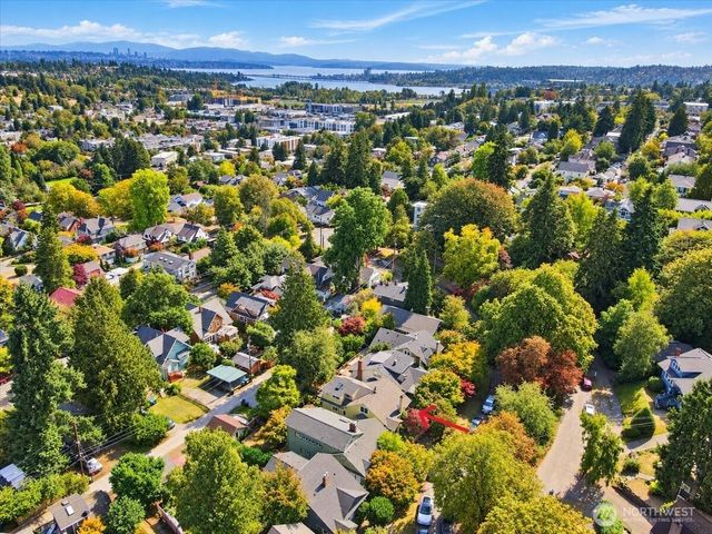 1828 NE Ravenna Boulevard, Seattle, WA 98105