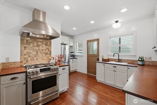 1828 NE Ravenna Boulevard, Seattle, WA 98105