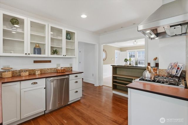 1828 NE Ravenna Boulevard, Seattle, WA 98105