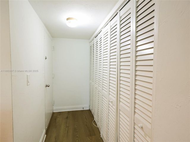 9125 SW 77th Ave 202, Miami, FL 33156