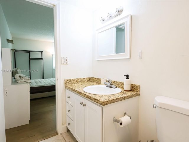 9125 SW 77th Ave 202, Miami, FL 33156