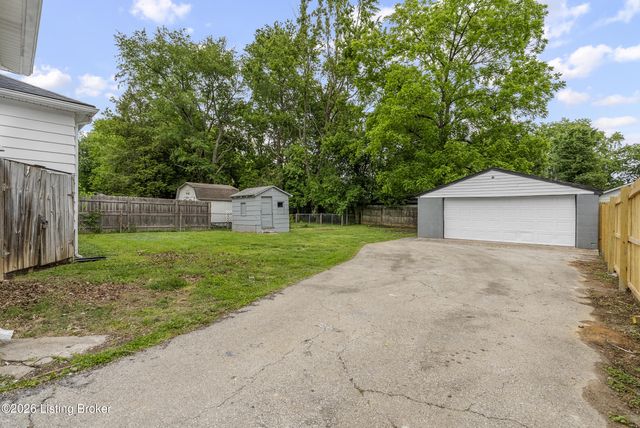 4913 Feys Dr, Louisville, KY 40216