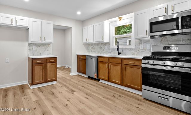 4913 Feys Dr, Louisville, KY 40216