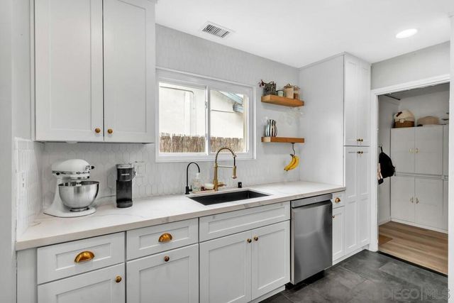 8969 New Seabury Drive, Santee, CA 92071