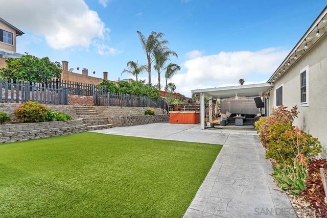 8969 New Seabury Drive, Santee, CA 92071