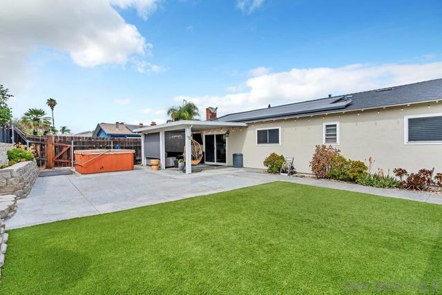 8969 New Seabury Drive, Santee, CA 92071