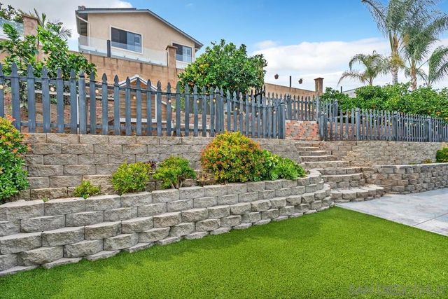 8969 New Seabury Drive, Santee, CA 92071