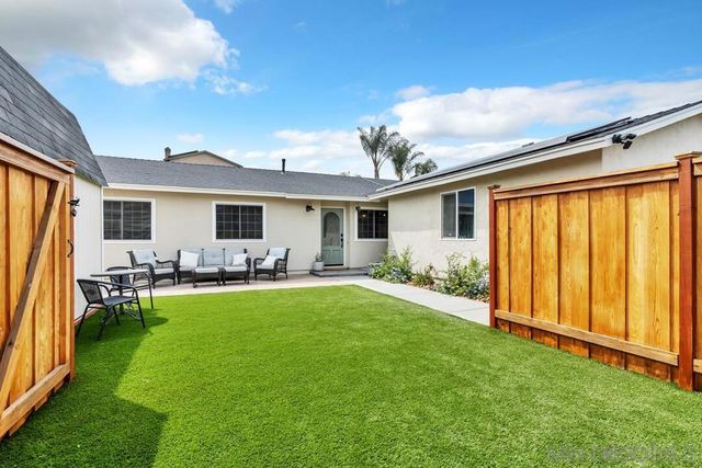 8969 New Seabury Drive, Santee, CA 92071