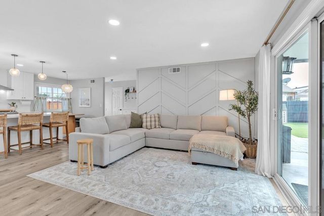 8969 New Seabury Drive, Santee, CA 92071