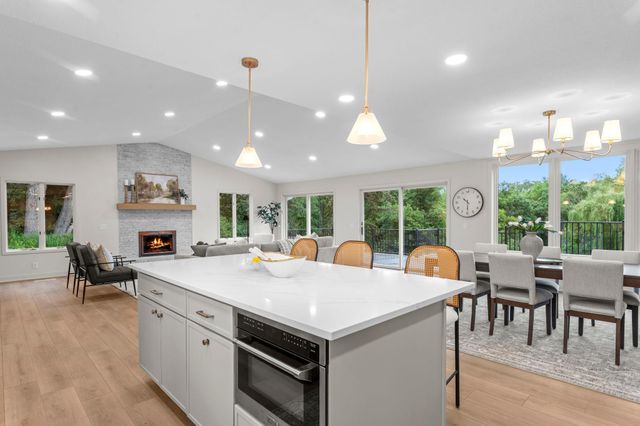 6667 Moorland Drive, Eden Prairie, MN 55346