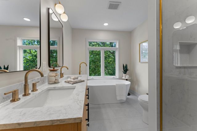 6667 Moorland Drive, Eden Prairie, MN 55346