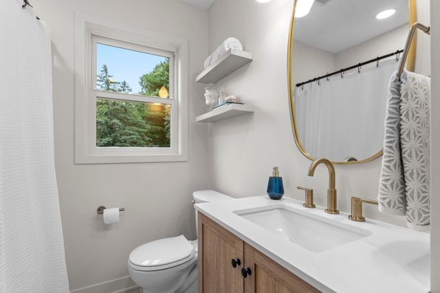 6667 Moorland Drive, Eden Prairie, MN 55346