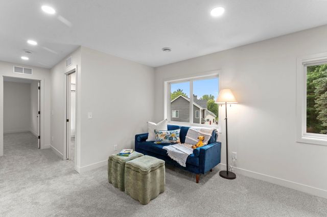 6667 Moorland Drive, Eden Prairie, MN 55346