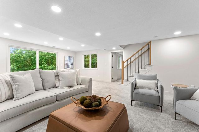 6667 Moorland Drive, Eden Prairie, MN 55346