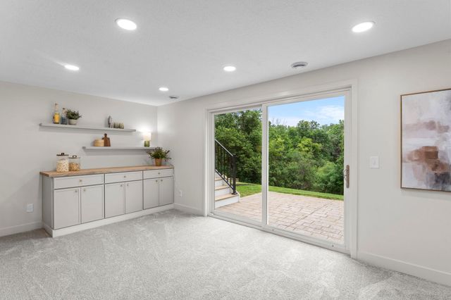 6667 Moorland Drive, Eden Prairie, MN 55346