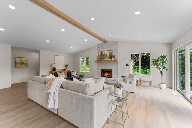 6667 Moorland Drive, Eden Prairie, MN 55346