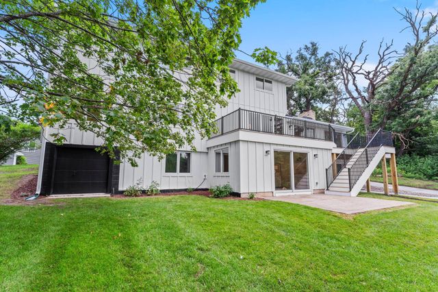 6667 Moorland Drive, Eden Prairie, MN 55346
