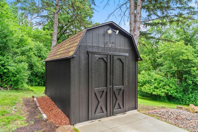 6667 Moorland Drive, Eden Prairie, MN 55346