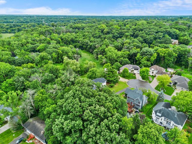 6667 Moorland Drive, Eden Prairie, MN 55346