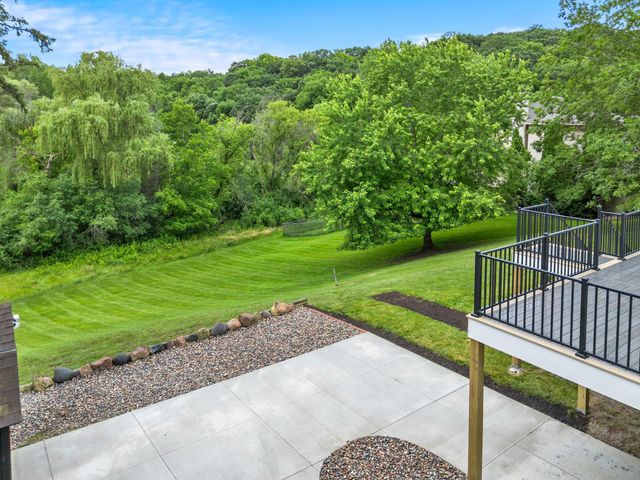 6667 Moorland Drive, Eden Prairie, MN 55346