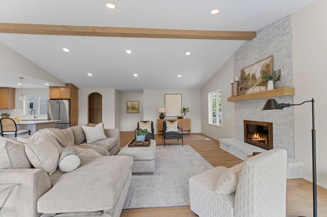 6667 Moorland Drive, Eden Prairie, MN 55346