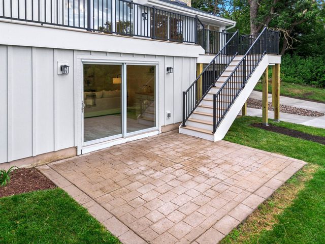 6667 Moorland Drive, Eden Prairie, MN 55346