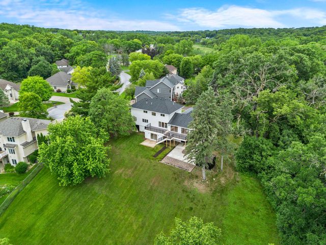 6667 Moorland Drive, Eden Prairie, MN 55346
