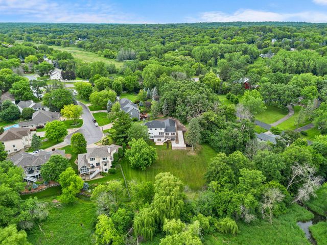 6667 Moorland Drive, Eden Prairie, MN 55346