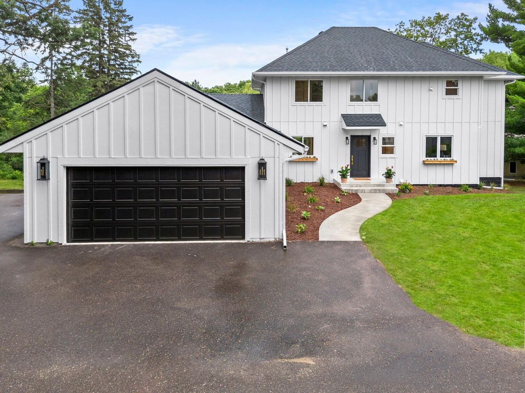 6667 Moorland Drive, Eden Prairie, MN 55346