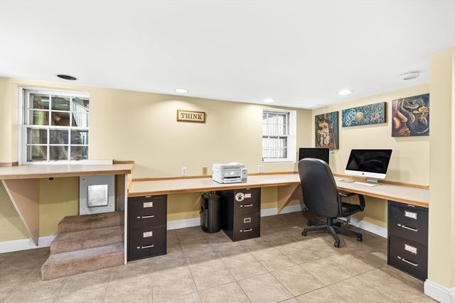 39 Church St, Weston, MA 02493