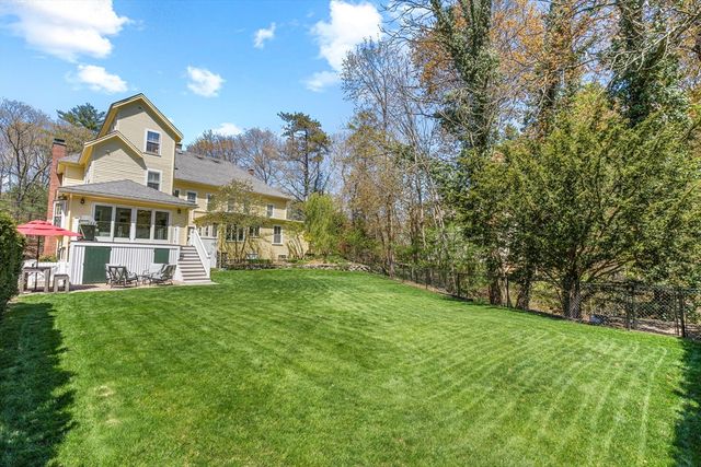 39 Church St, Weston, MA 02493