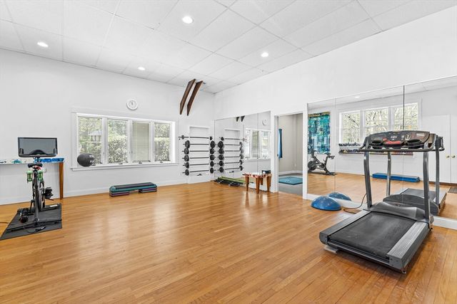 39 Church St, Weston, MA 02493