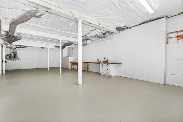 39 Church St, Weston, MA 02493