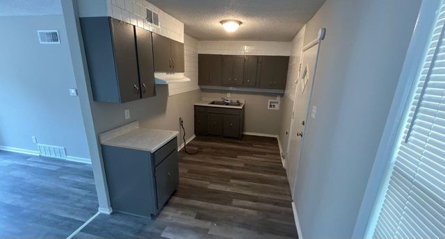 389 W MITCHELL RD, Memphis, TN 38109