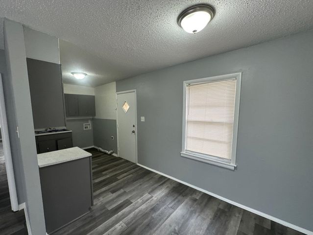 389 W MITCHELL RD, Memphis, TN 38109