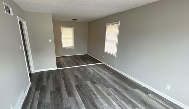 389 W MITCHELL RD, Memphis, TN 38109