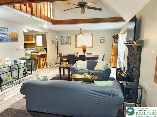 32 Bear Lane, Penn Forest Twp, PA 18229