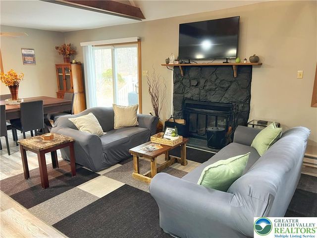 32 Bear Lane, Penn Forest Twp, PA 18229