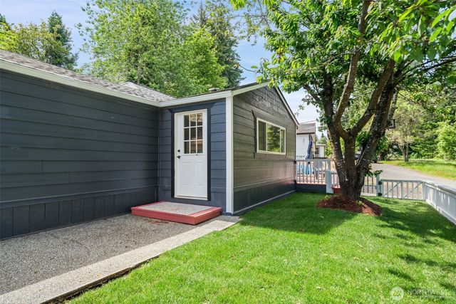 341 Maple Avenue, Port Orchard, WA 98366